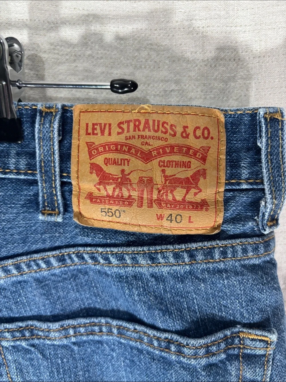 Vintage 90s Levi's 550 Relaxed Fit Denim Shorts Made in USA Size 40 Blank Tab